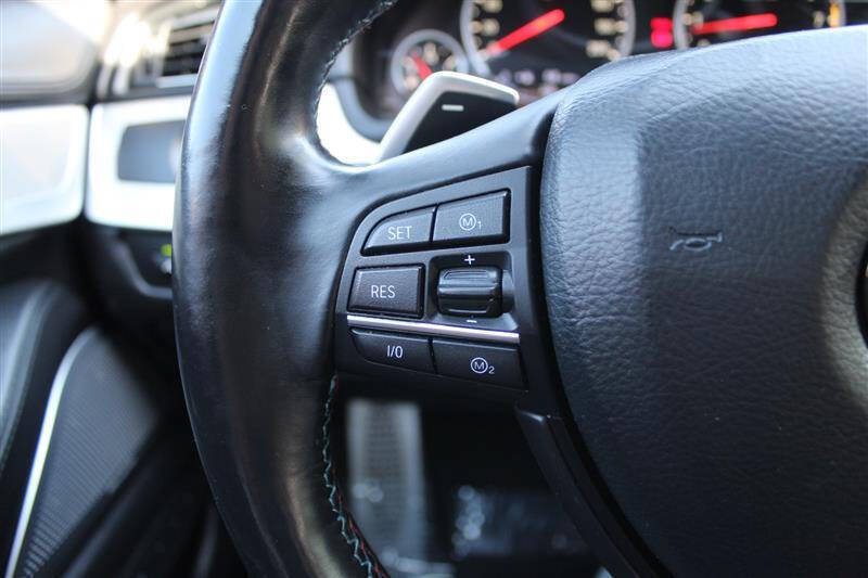 Used 2013 BMW M5 RWD image 16