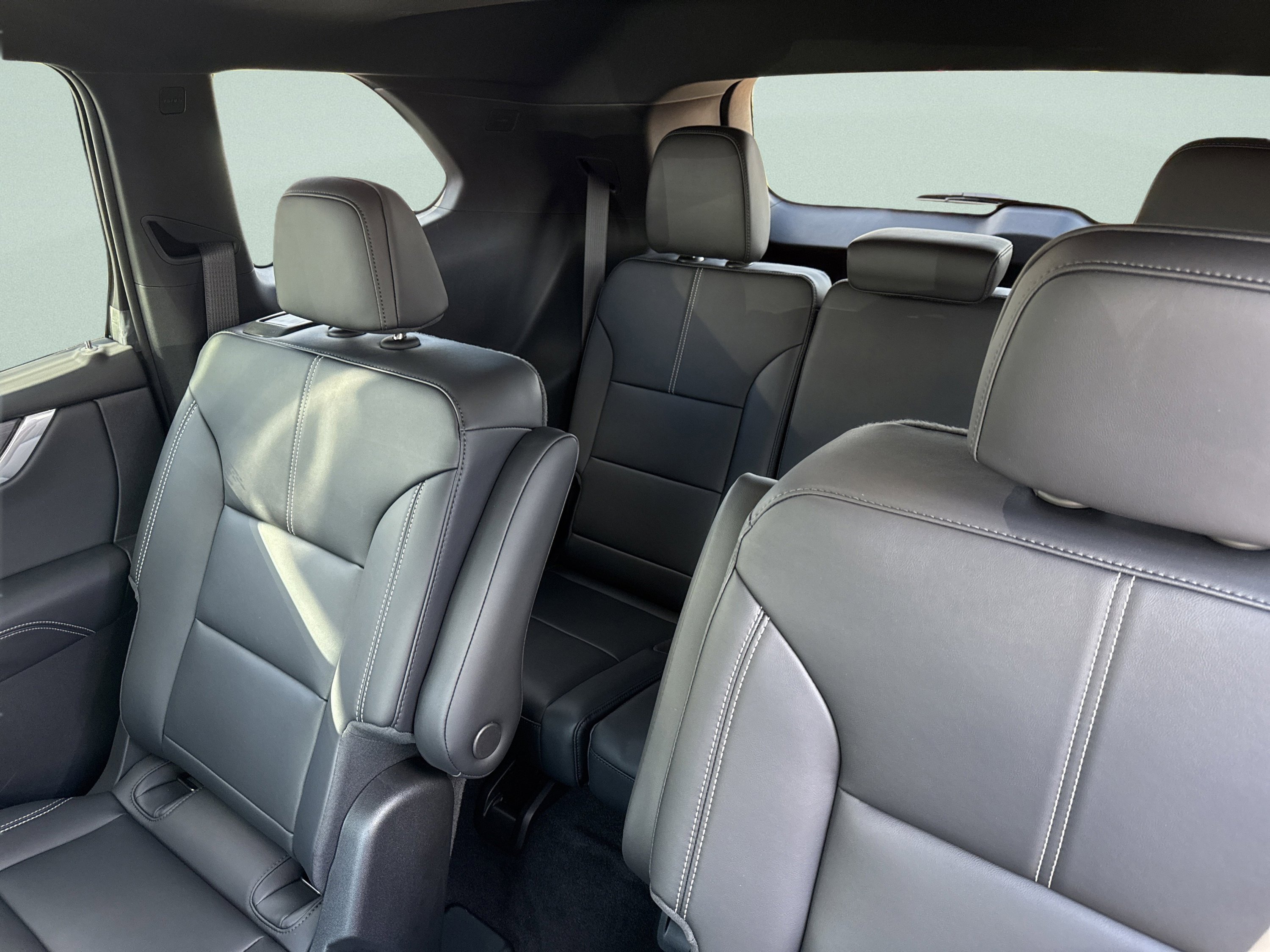 New 2026 GMC Acadia Elevation w/ Elevation Premium Package AWD/4WD image 19