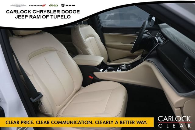 Used 2023 Jeep Grand Cherokee Limited AWD/4WD image 36
