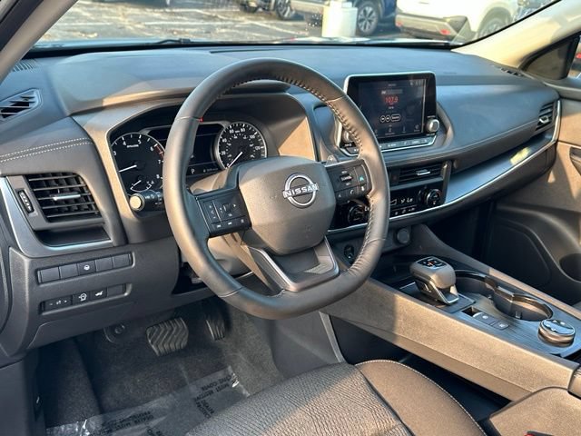 Certified 2025 Nissan Rogue SV AWD/4WD image 31
