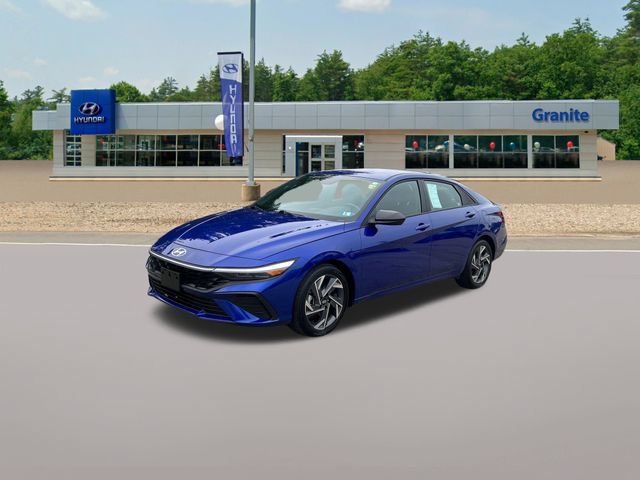 Certified 2025 Hyundai Elantra Sport FWD image 2