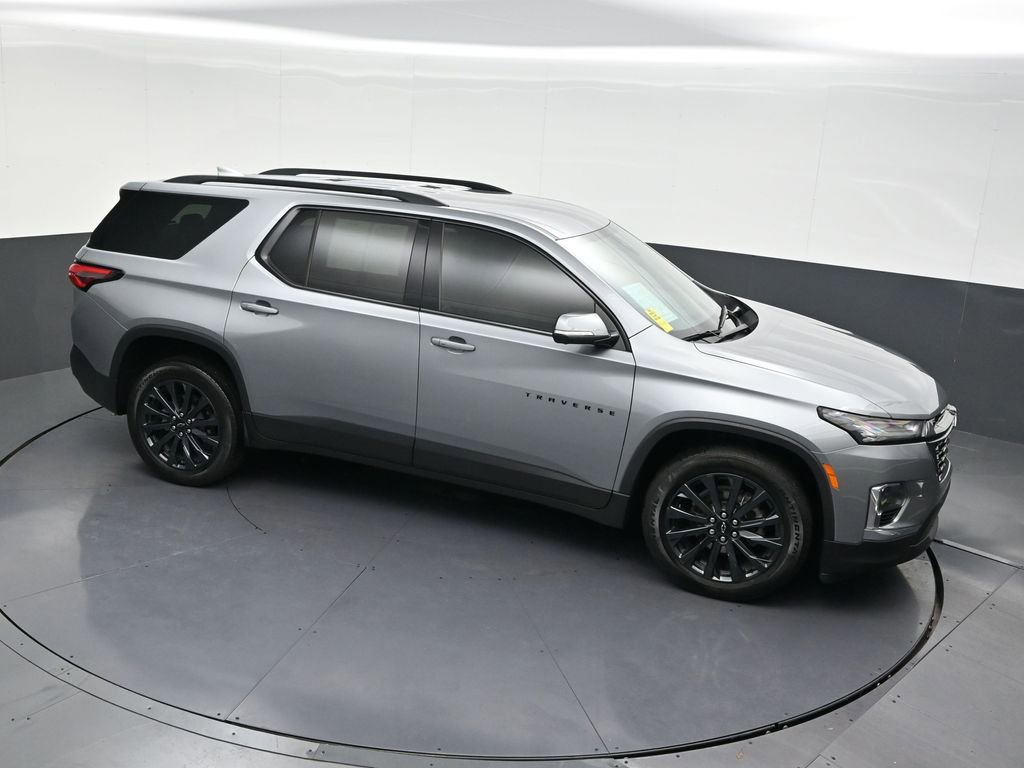 Used 2023 Chevrolet Traverse RS image 17