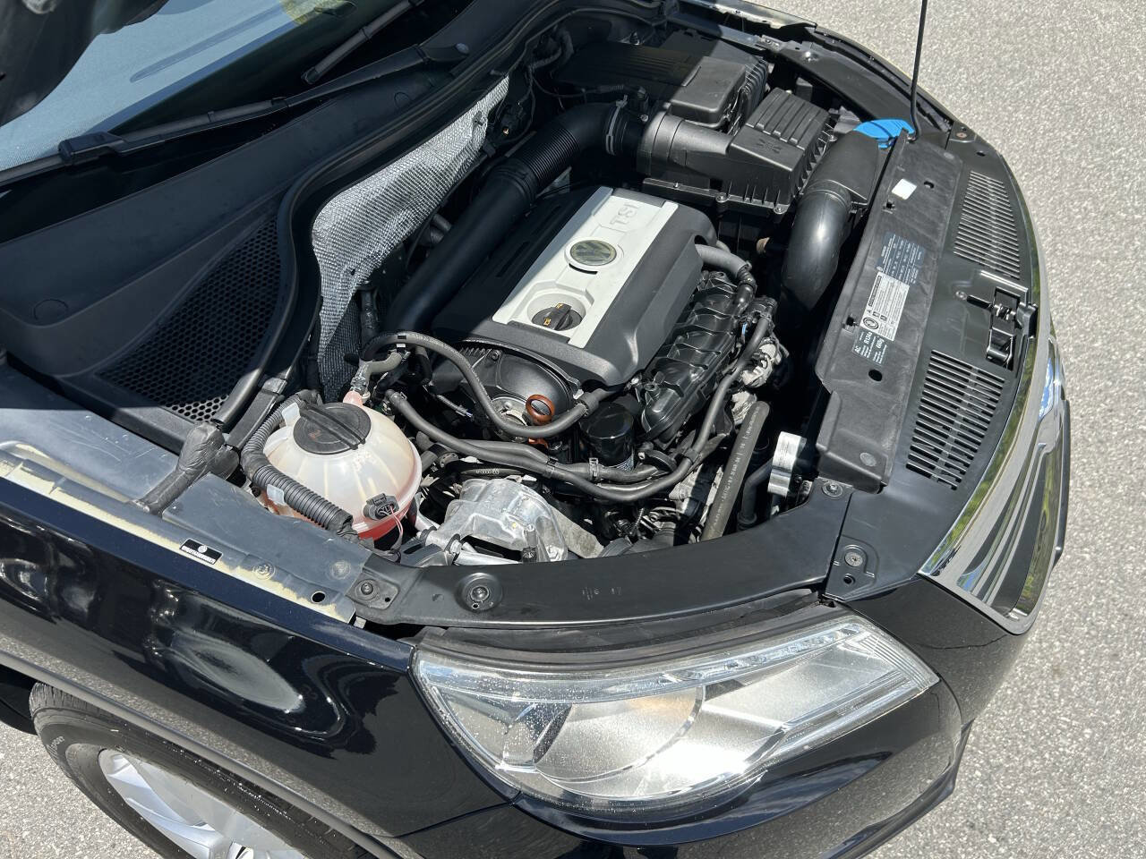 Used 2011 Volkswagen Tiguan S FWD image 18