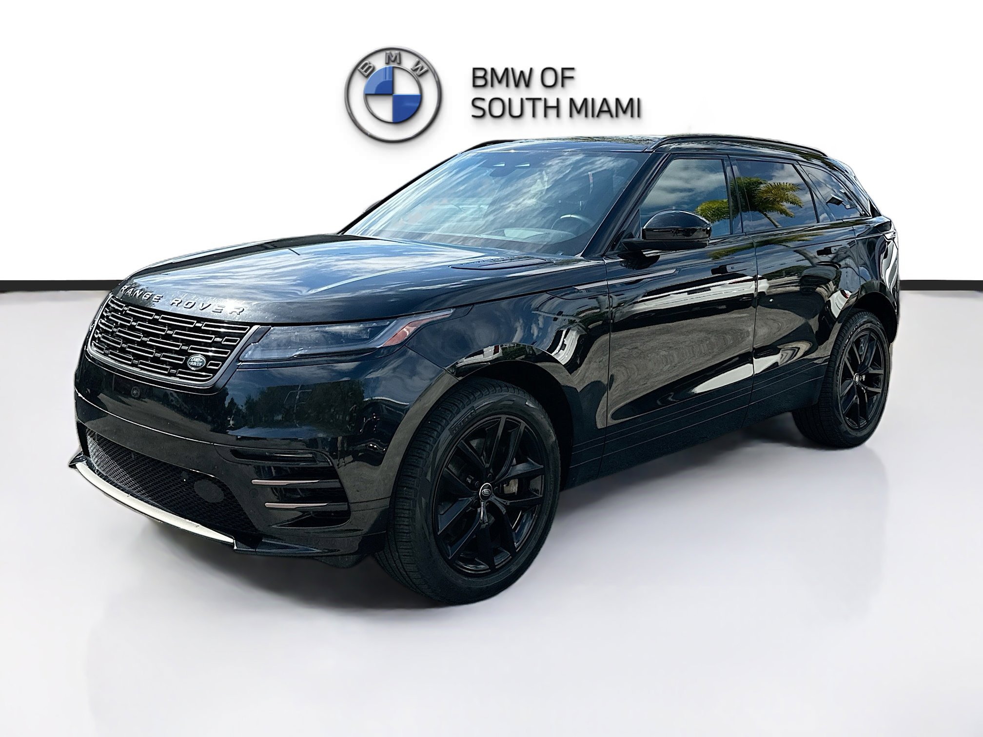 Used 2024 Land Rover Range Rover Velar Dynamic SE image 3