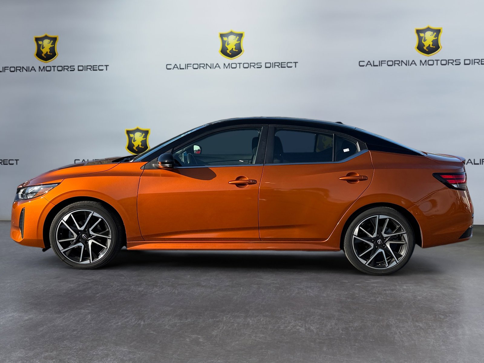 Used 2024 Nissan Sentra SR image 2