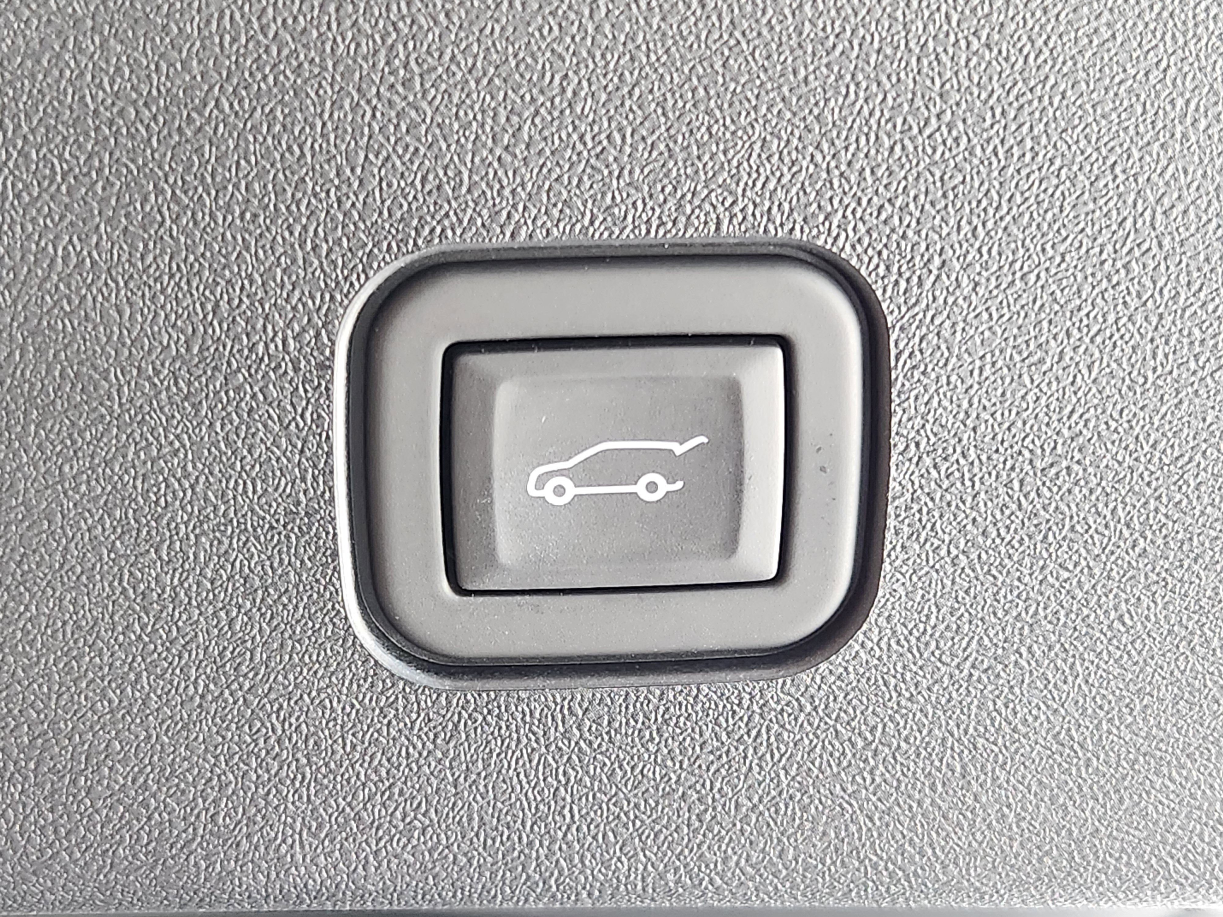 New 2026 Cadillac Vistiq Premium Luxury w/ LPO, Floor Liner Package image 12