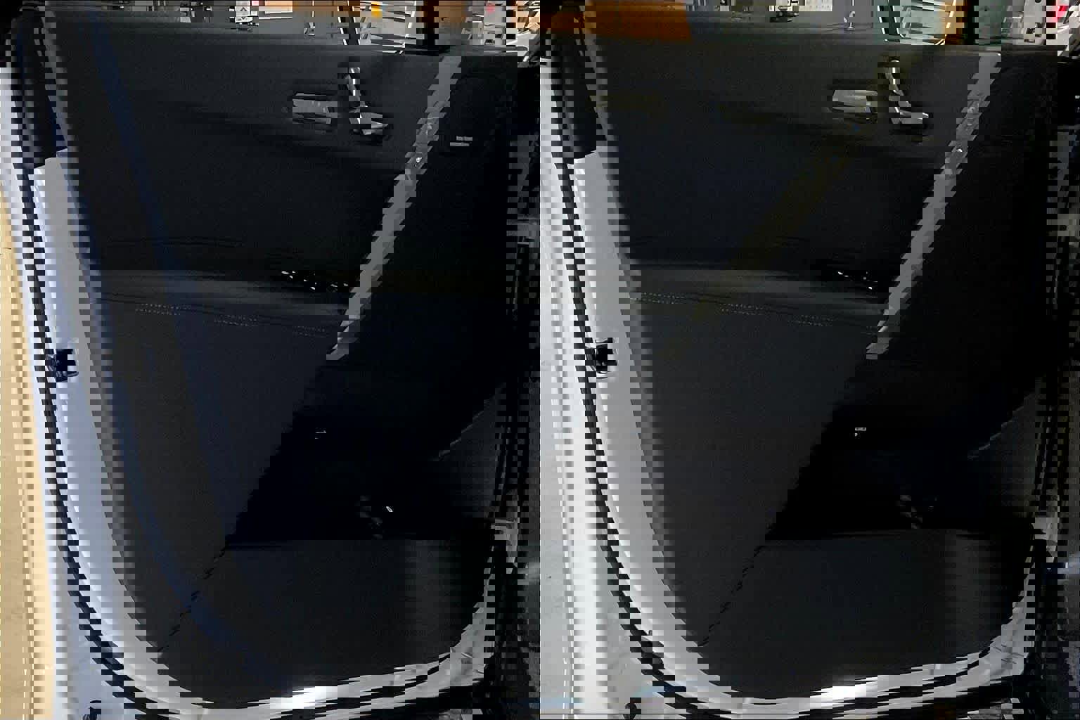 New 2026 BMW iX xDrive60 w/ M Sport Package image 10