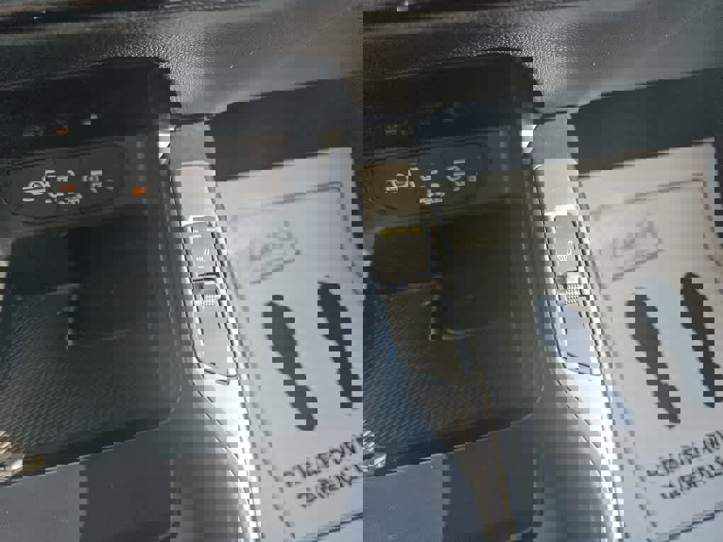 Used 2024 Kia Sorento S image 29