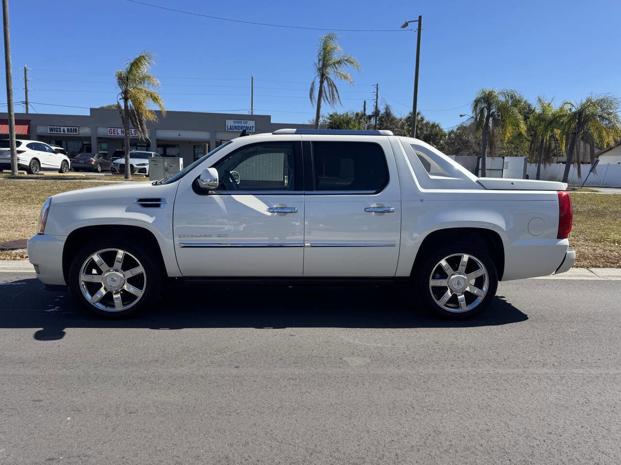 Used 2012 Cadillac Escalade EXT Premium image 5
