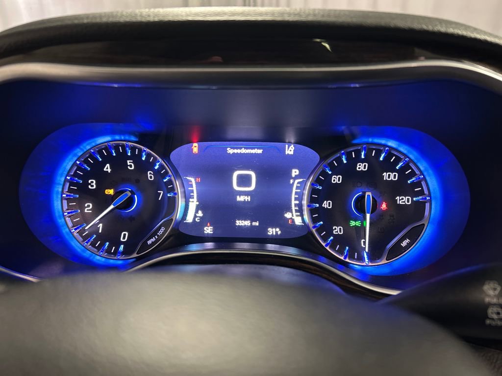 Used 2024 Chrysler Pacifica Limited FWD image 16