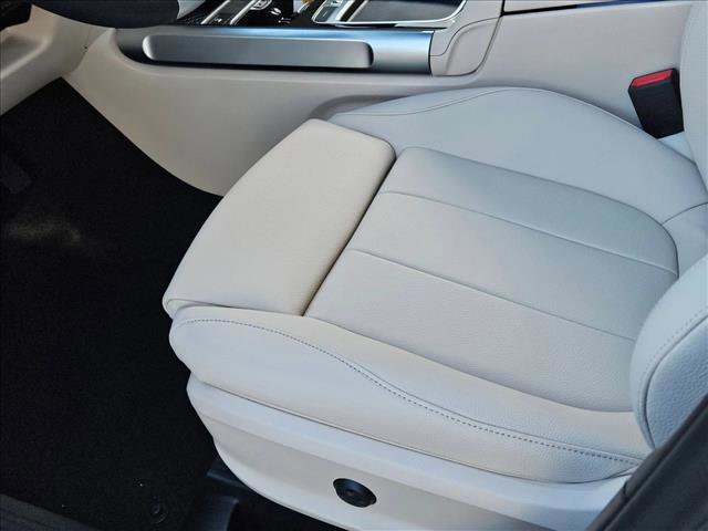 New 2025 Mercedes-Benz GLB 250 image 4