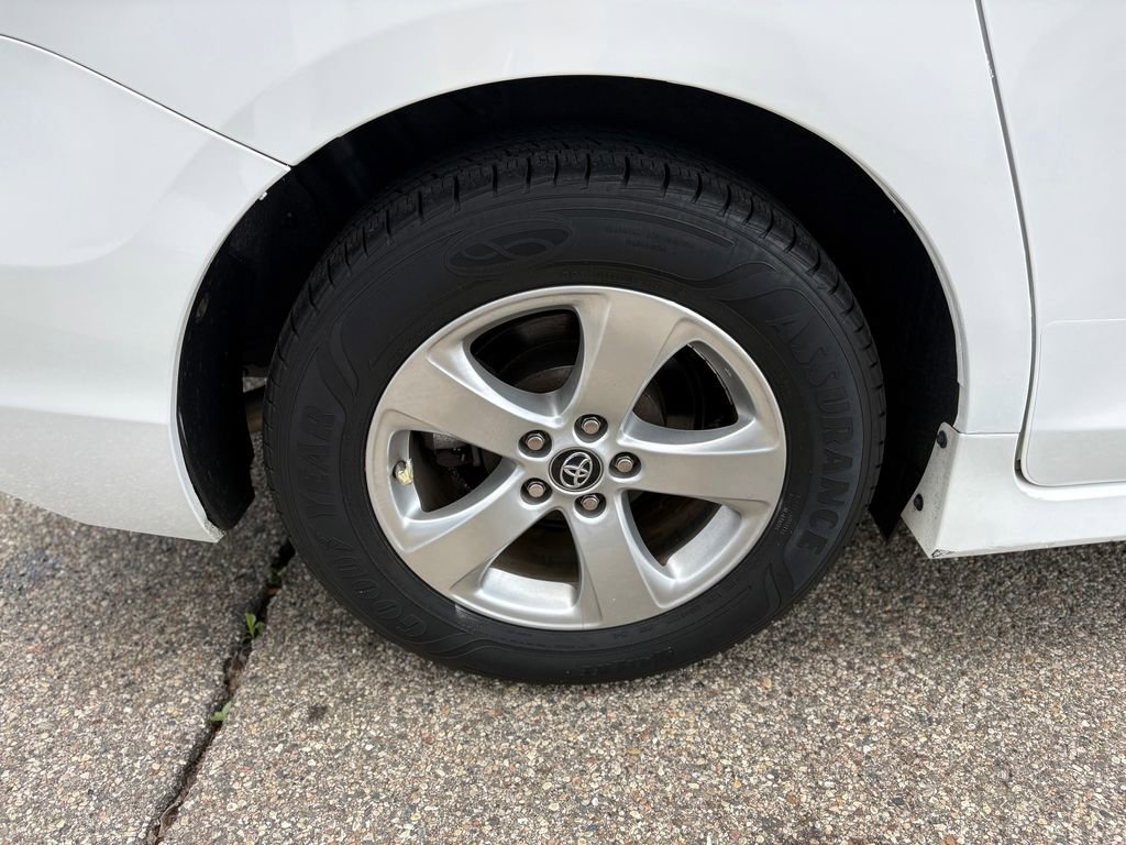 Used 2018 Toyota Sienna LE FWD image 25