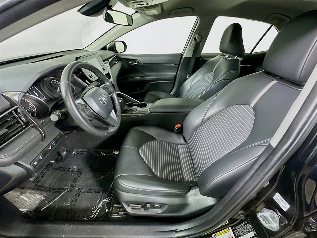 Used 2024 Toyota Camry SE image 15