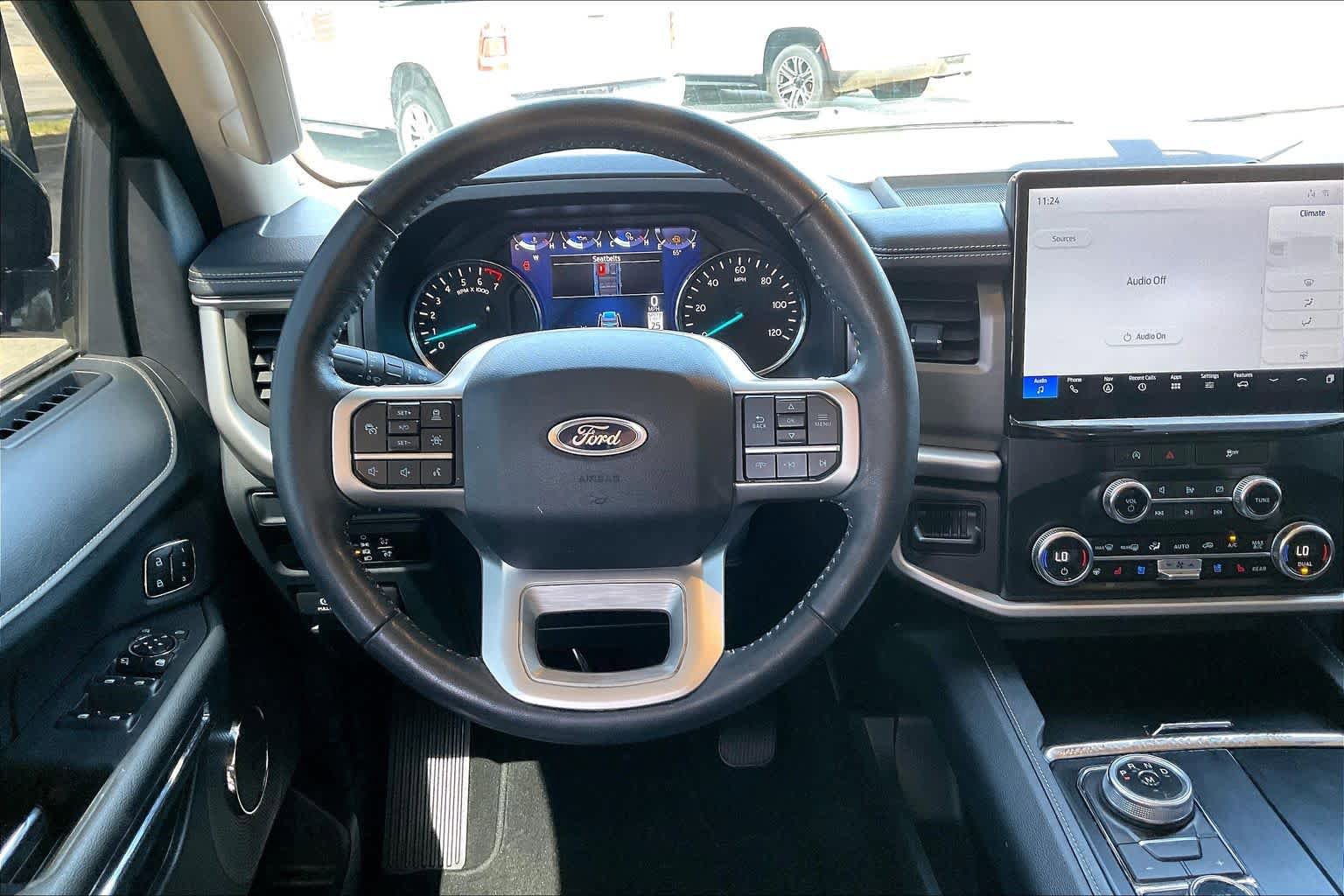 Used 2024 Ford Expedition XLT AWD/4WD image 6