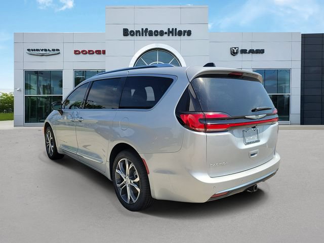 New 2026 Chrysler Pacifica Pinnacle w/ Trailer Tow Group AWD/4WD image 3