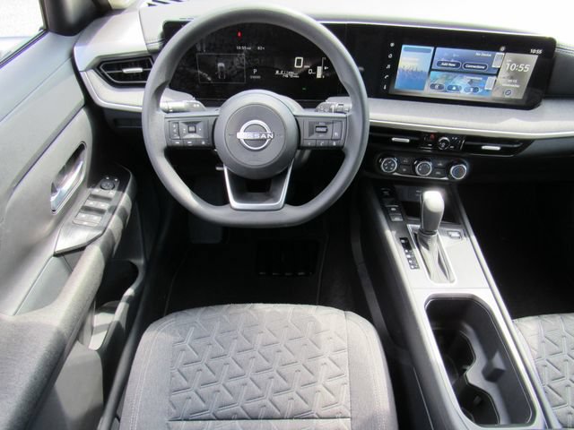 Certified 2025 Nissan Kicks SV FWD image 18