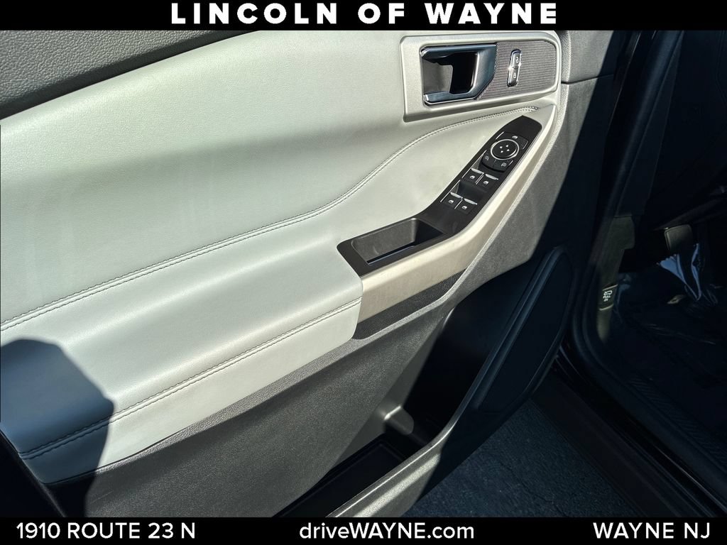 Used 2022 Ford Explorer XLT w/ Equipment Group 202A AWD/4WD image 12