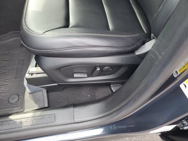 Used 2022 Ford Explorer XLT w/ Equipment Group 202A AWD/4WD image 17