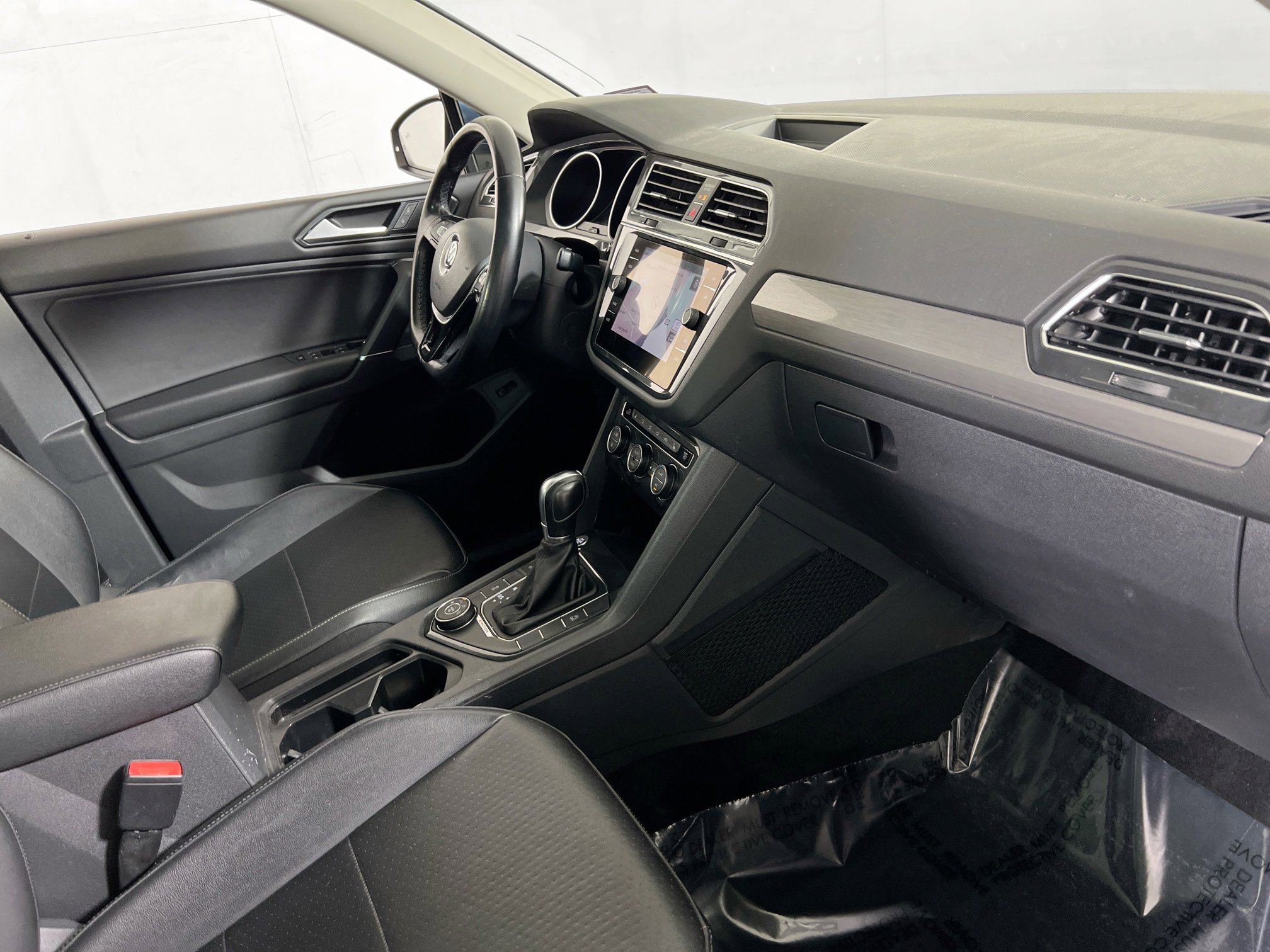 Used 2018 Volkswagen Tiguan SEL image 30