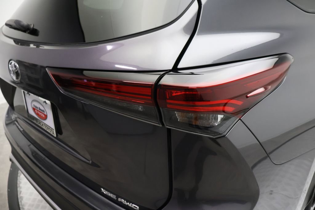 Used 2025 Toyota Highlander XSE image 9