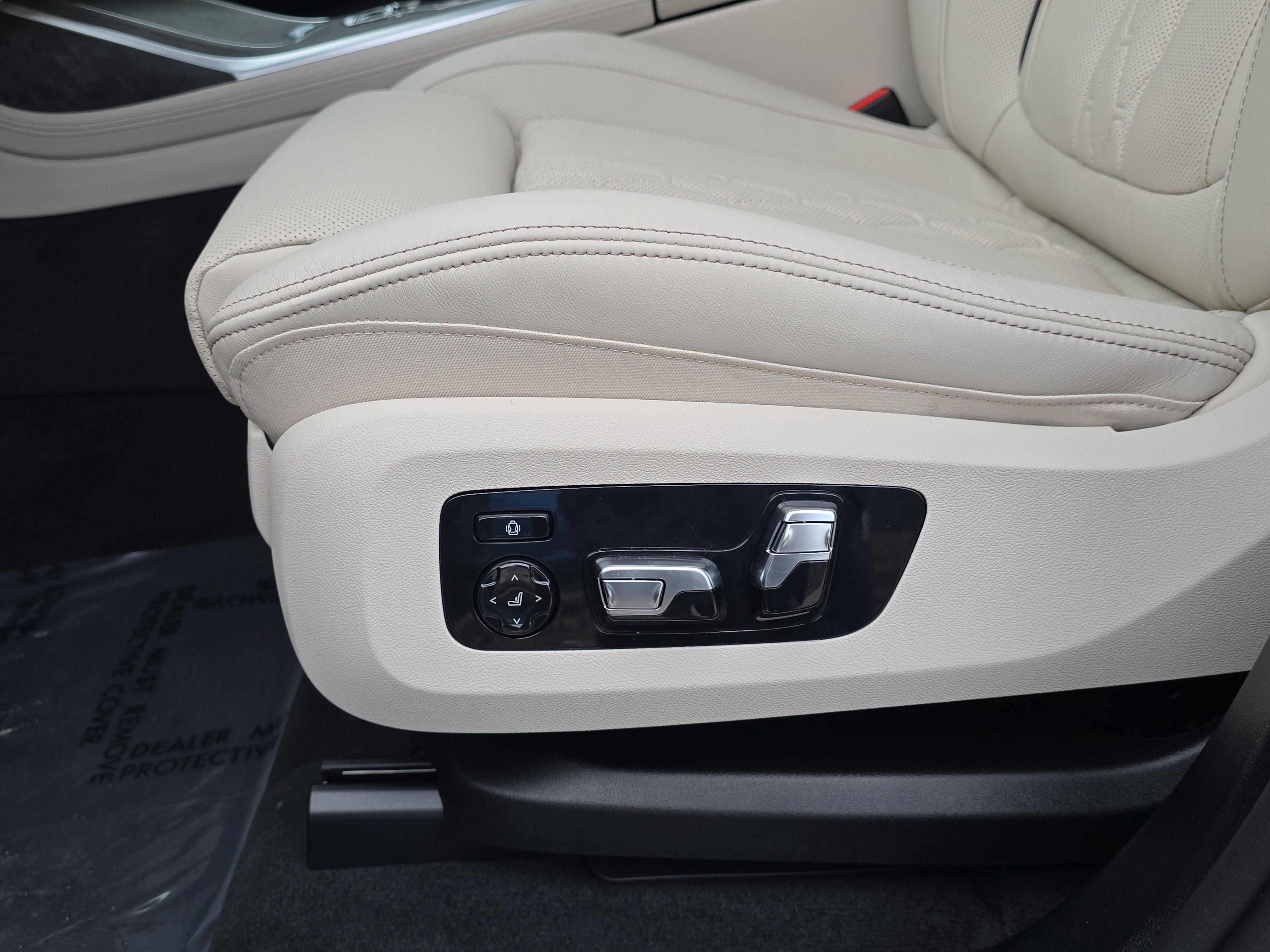 New 2026 BMW X7 M60i image 23