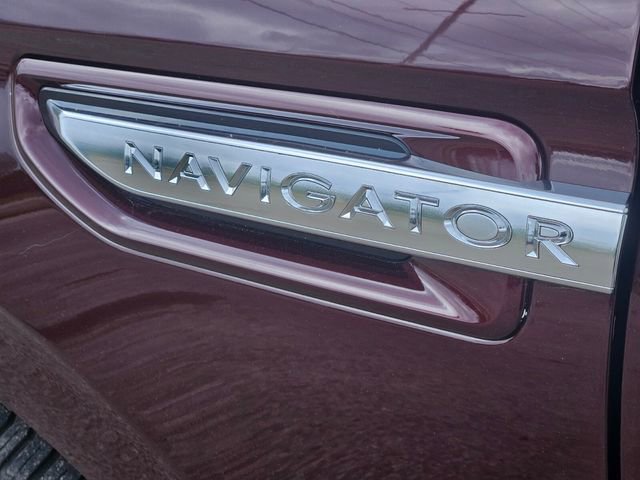 Used 2018 Lincoln Navigator L Reserve w/ Technology Package image 8