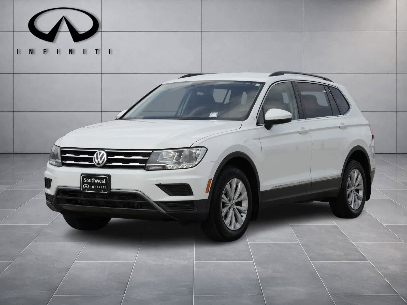 Used 2018 Volkswagen Tiguan SE w/ 3rd Row Seat Package AWD/4WD image 1