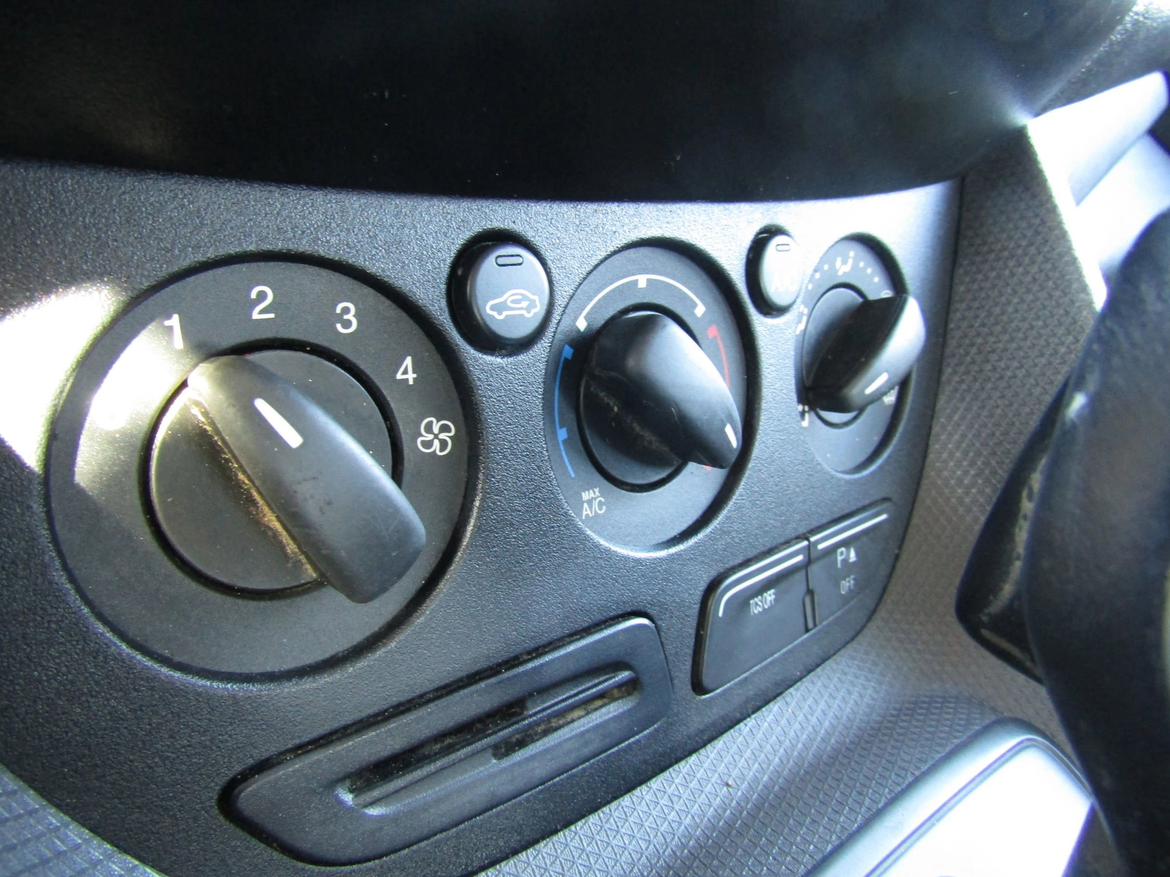 Used 2016 Ford Transit Connect XL image 22