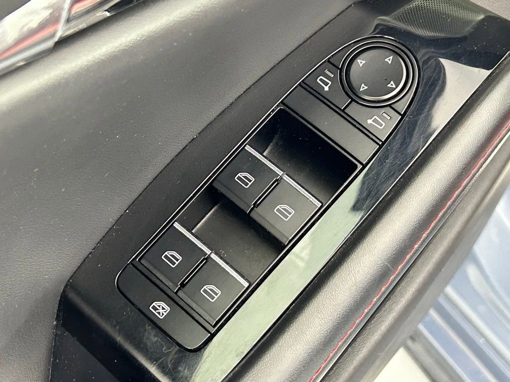 Used 2023 MAZDA MAZDA3 s image 32