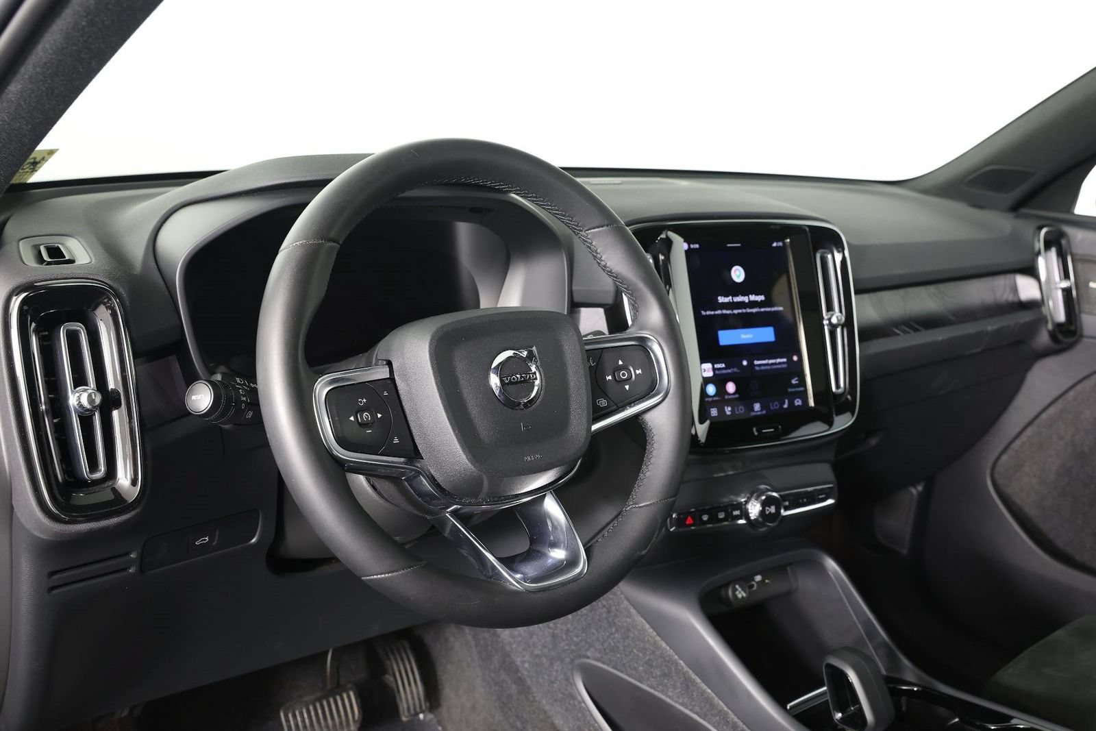 Used 2023 Volvo XC40 Recharge Ultimate AWD/4WD image 14