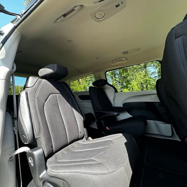 Used 2023 Chrysler Voyager LX FWD image 22