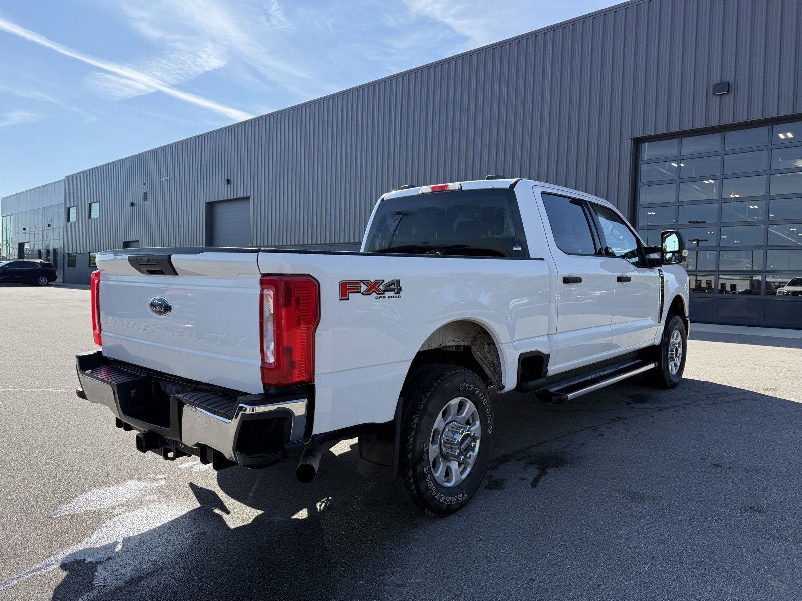 Used 2023 Ford F250 XLT w/ FX4 Off-Road Package AWD/4WD image 3