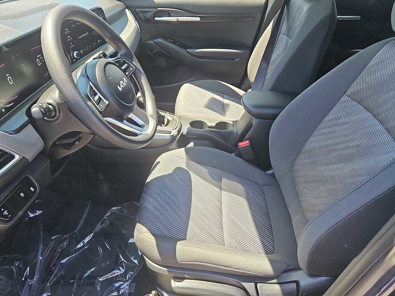 Used 2025 Kia Seltos LX AWD/4WD image 25