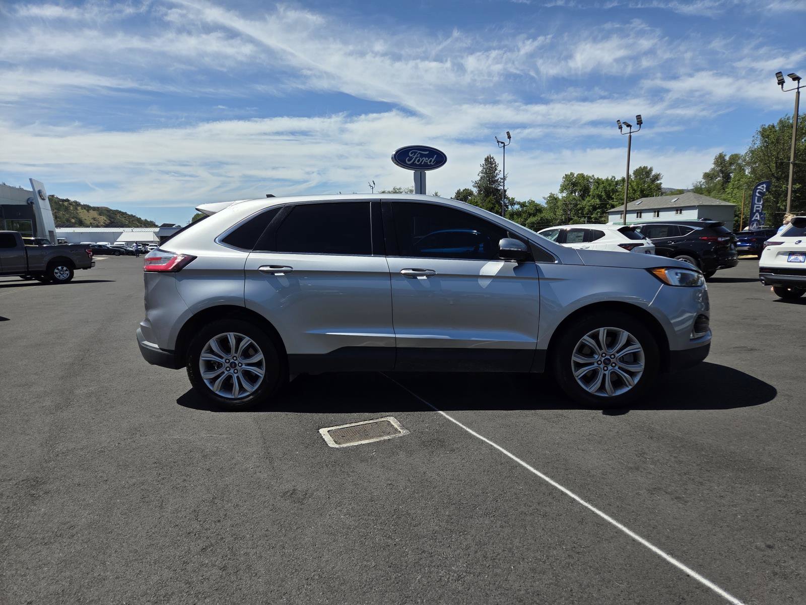 Used 2024 Ford Edge Titanium AWD/4WD image 4