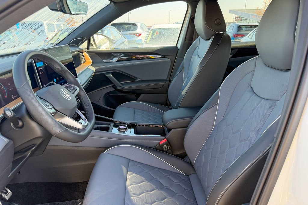 New 2026 Volkswagen Tiguan SEL R-Line image 13