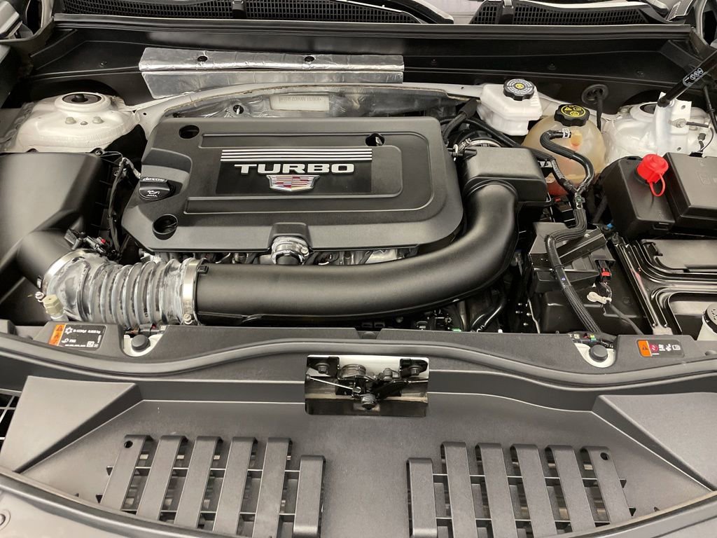Used 2024 Cadillac XT4 Premium Luxury image 32