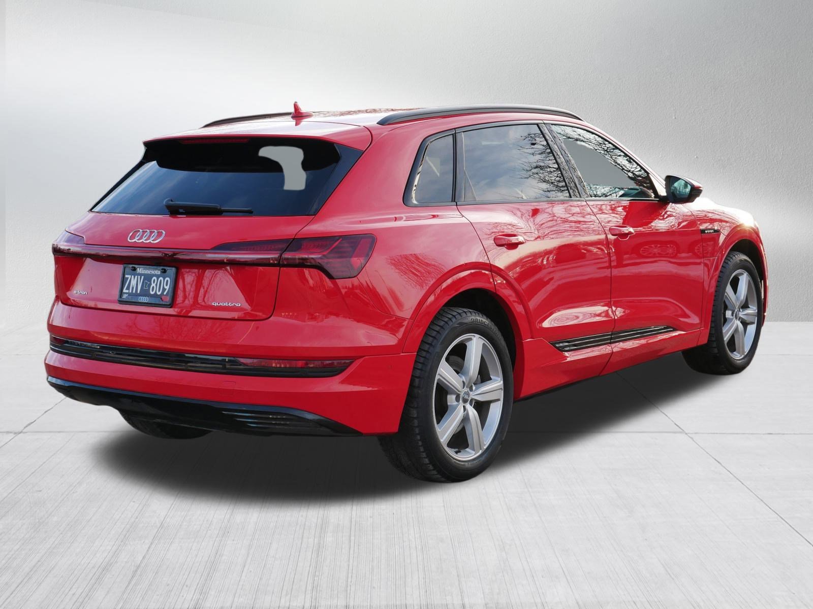 Used 2022 Audi e-tron Premium w/ Convenience Plus Package image 7