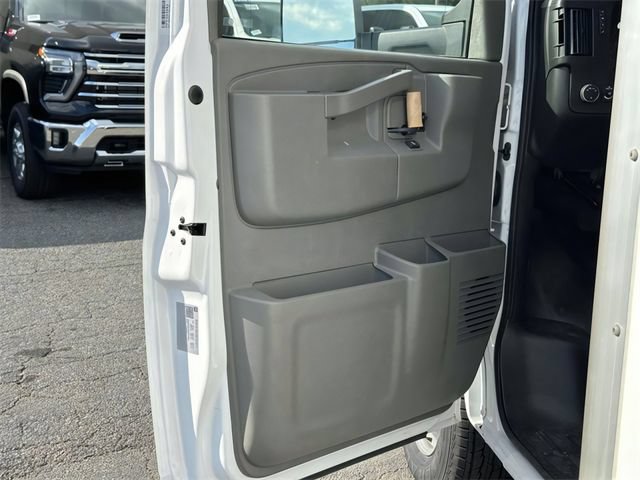 New 2023 Chevrolet Express 4500 w/ Power Convenience Package RWD image 22