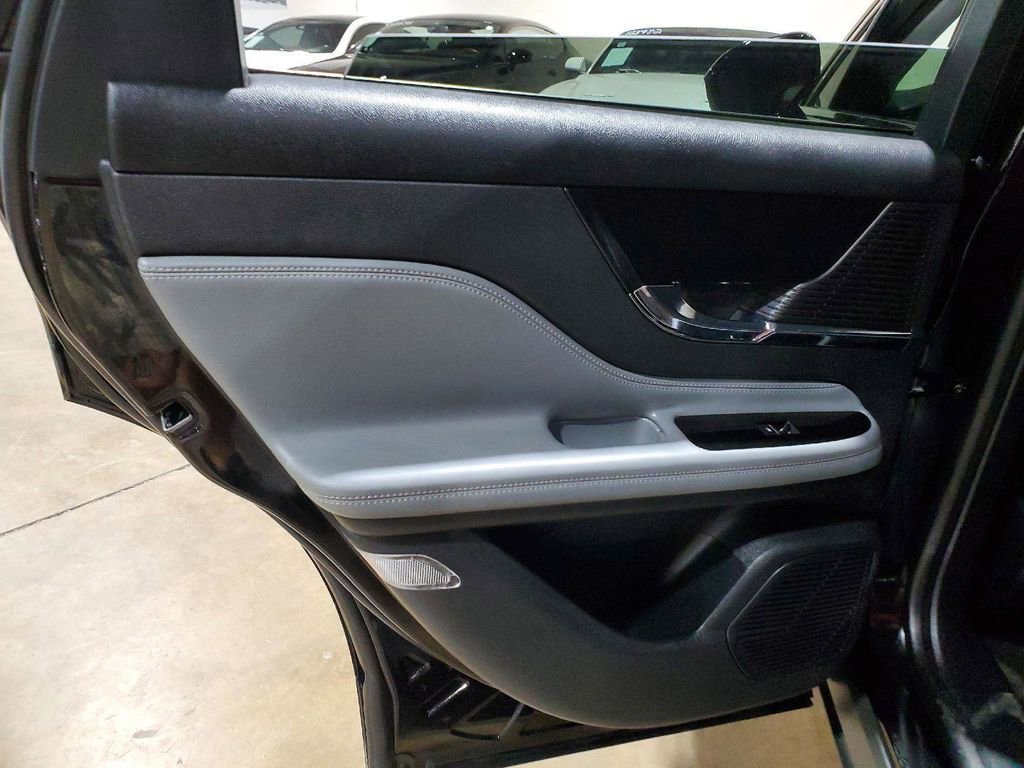 Used 2022 Lincoln Corsair FWD image 28