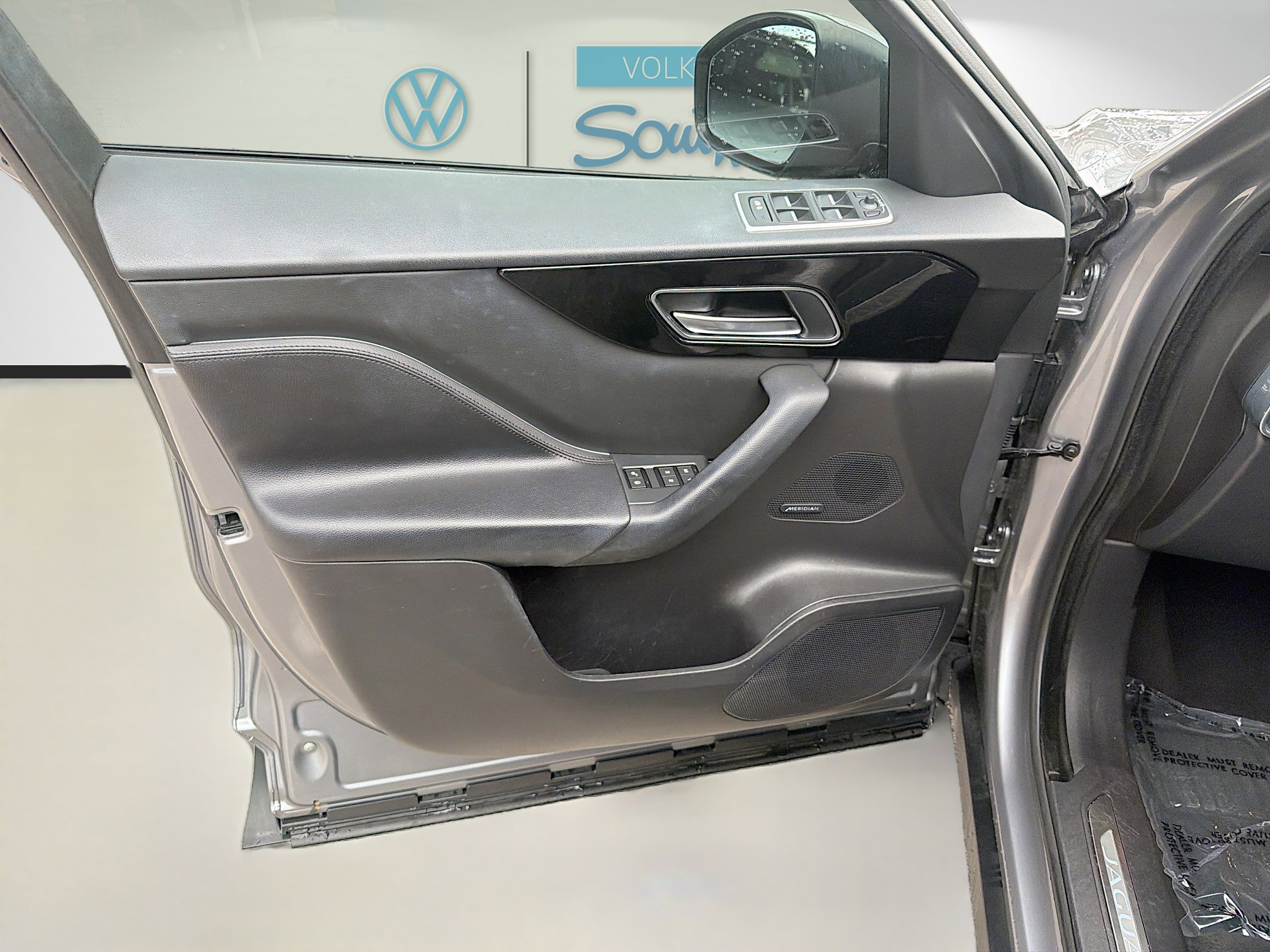 Used 2020 Jaguar F-PACE Premium image 19