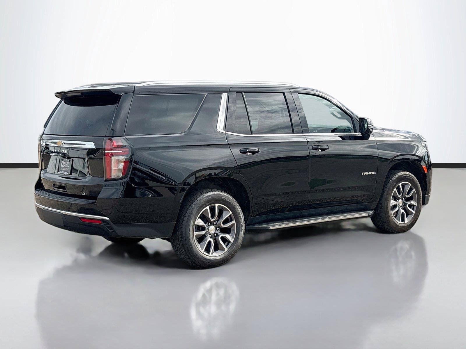 Used 2024 Chevrolet Tahoe LT w/ Luxury Package AWD/4WD image 13