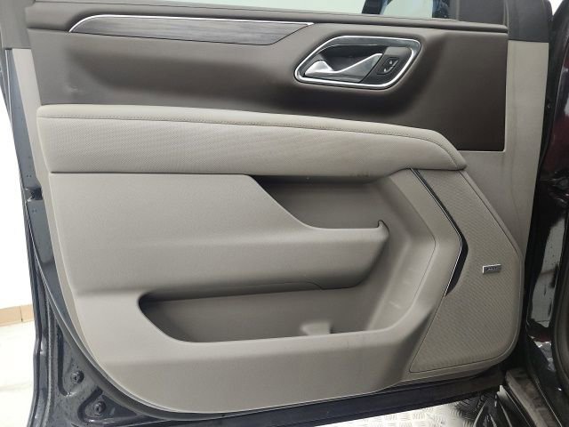 Used 2023 GMC Yukon SLT w/ SLT Premium Package AWD/4WD image 12