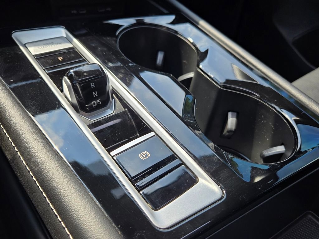 Used 2024 Volkswagen Atlas SEL Premium R-Line image 23