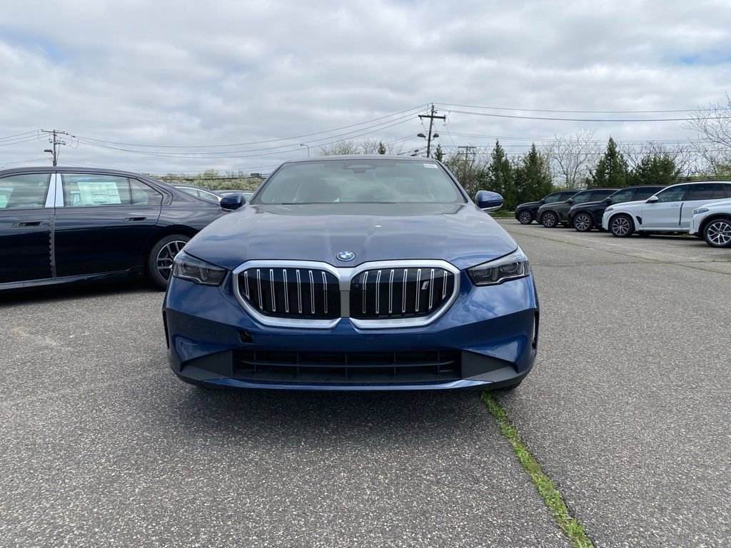 New 2026 BMW i5 eDrive40 AWD/4WD image 2