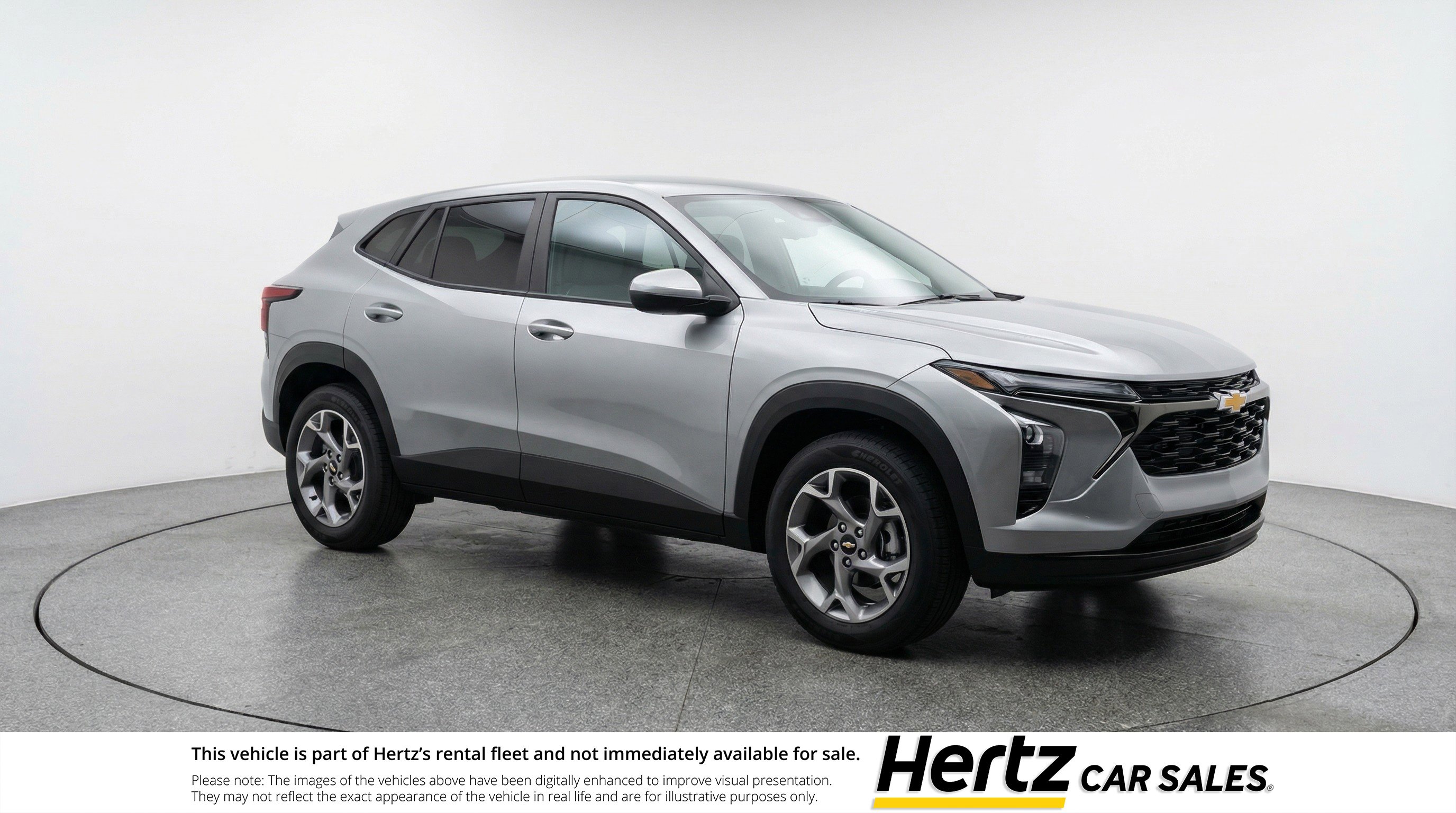 Used 2025 Chevrolet Trax LT FWD image 1