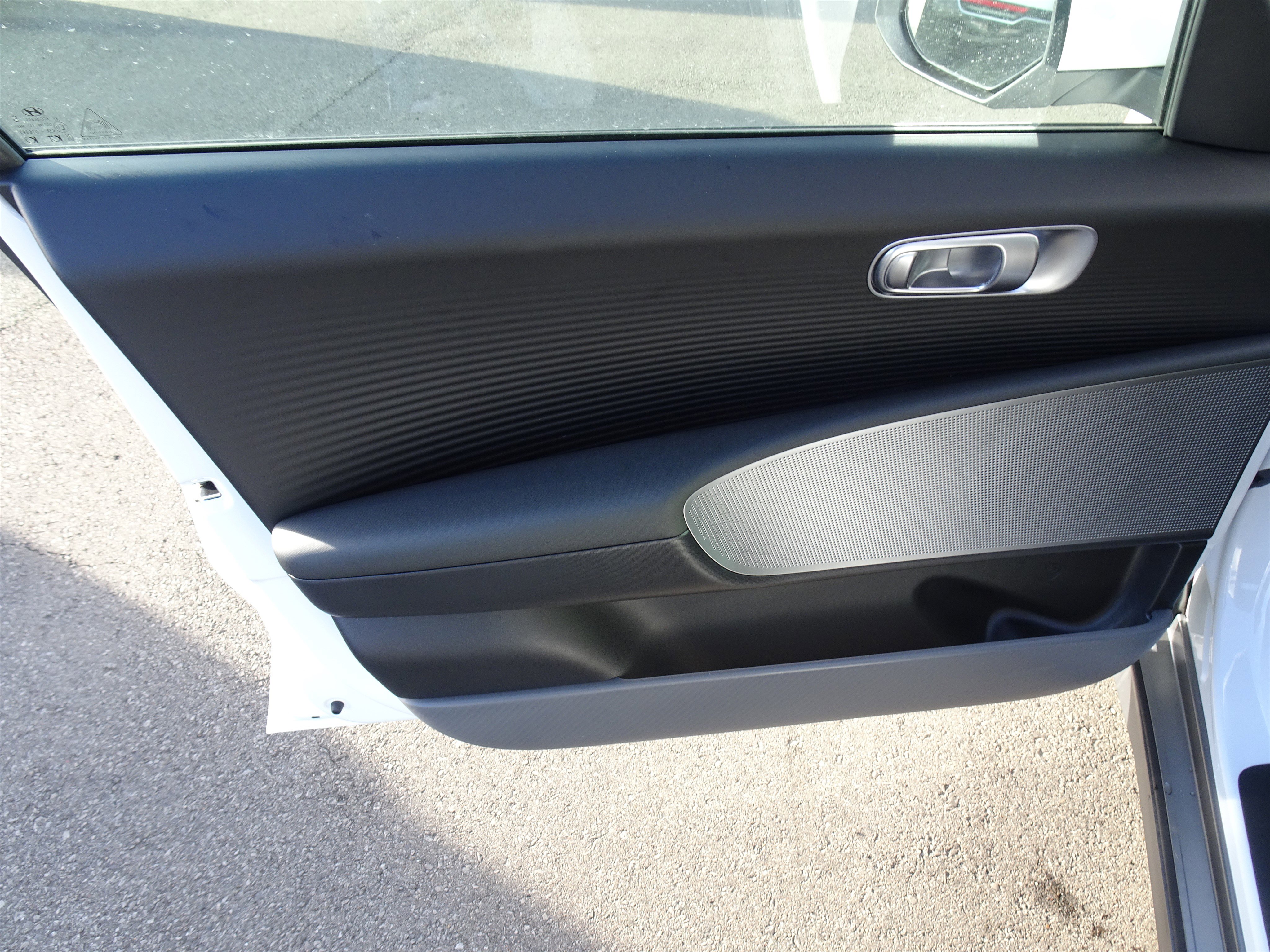 New 2025 Hyundai Ioniq 6 SE image 12