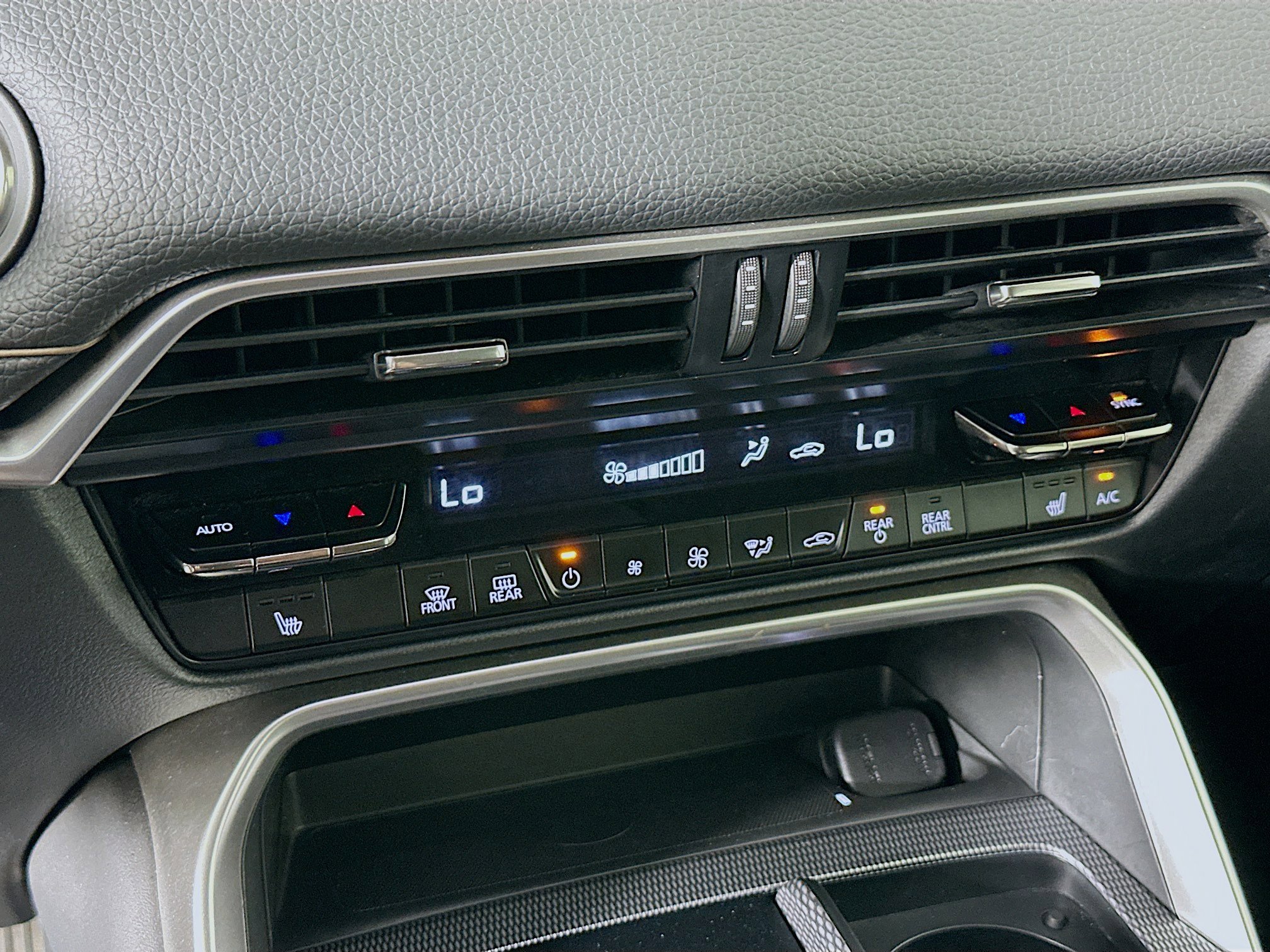 Used 2025 MAZDA CX-90 3.3 Turbo w/ Premium Sport Pkg image 23