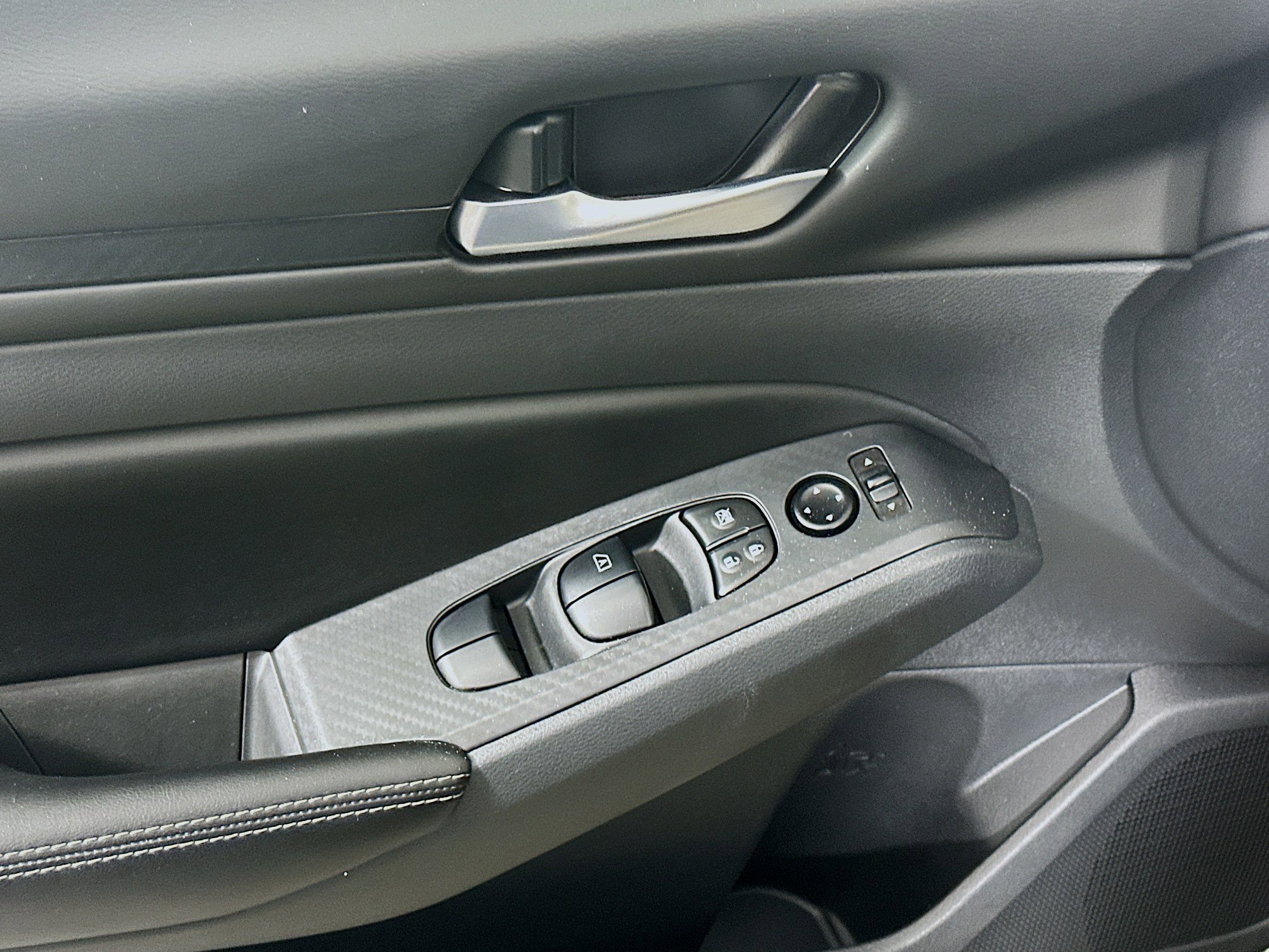 Used 2024 Nissan Altima 2.5 SV image 15