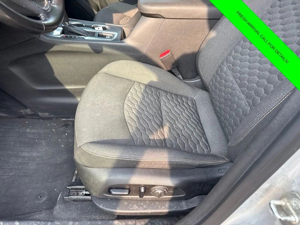 Used 2020 Chevrolet Equinox LT FWD image 18