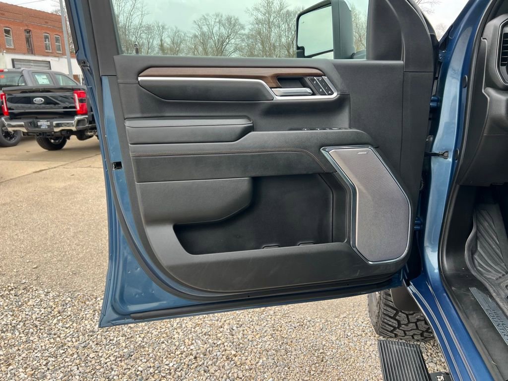 Used 2024 Chevrolet Silverado 3500 High Country w/ High Country Premium Package image 12